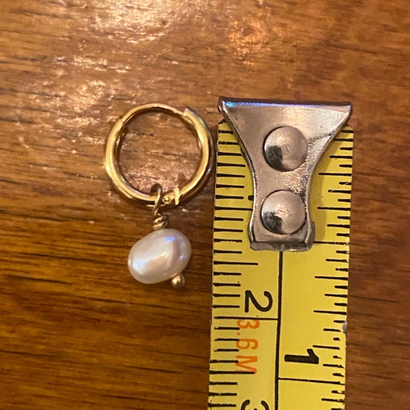 Sezane Charlotte Tiny Gold Hoops w/Freshwater Pearl Dangle - Picture 5 of 5